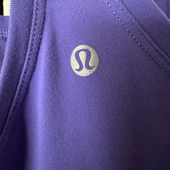 Lululemon fitted tank top size 6/8 - Picture 3 of 3